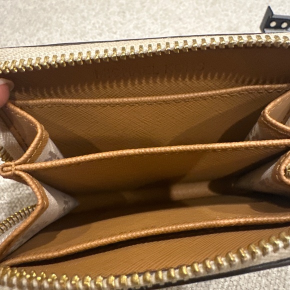 Michael Kors Abbey Vanilla Studded Backpack with wallet - Picture 12 of 12